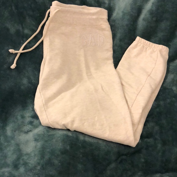 GAP Pants - Barely Worn GAP Sweatpants